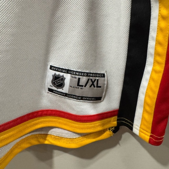 Calgary Flames NHL Hockey Jersey - Picture 4 of 10